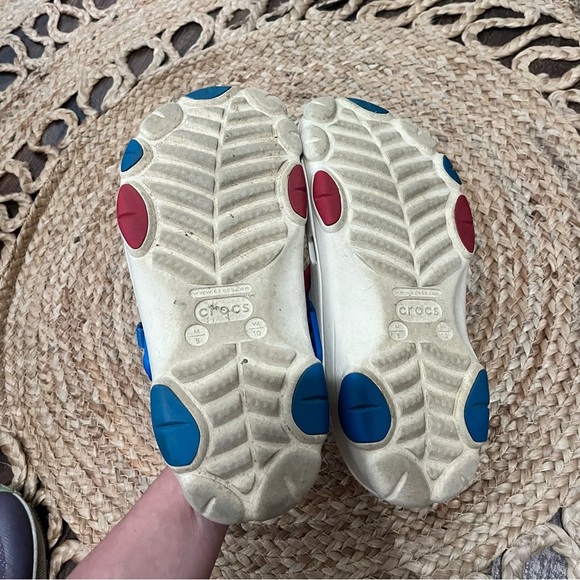 Unisex Iconic Classic All Terrain Clogs Crocs With Red & Blue Strap M8 W10 - Picture 3 of 3